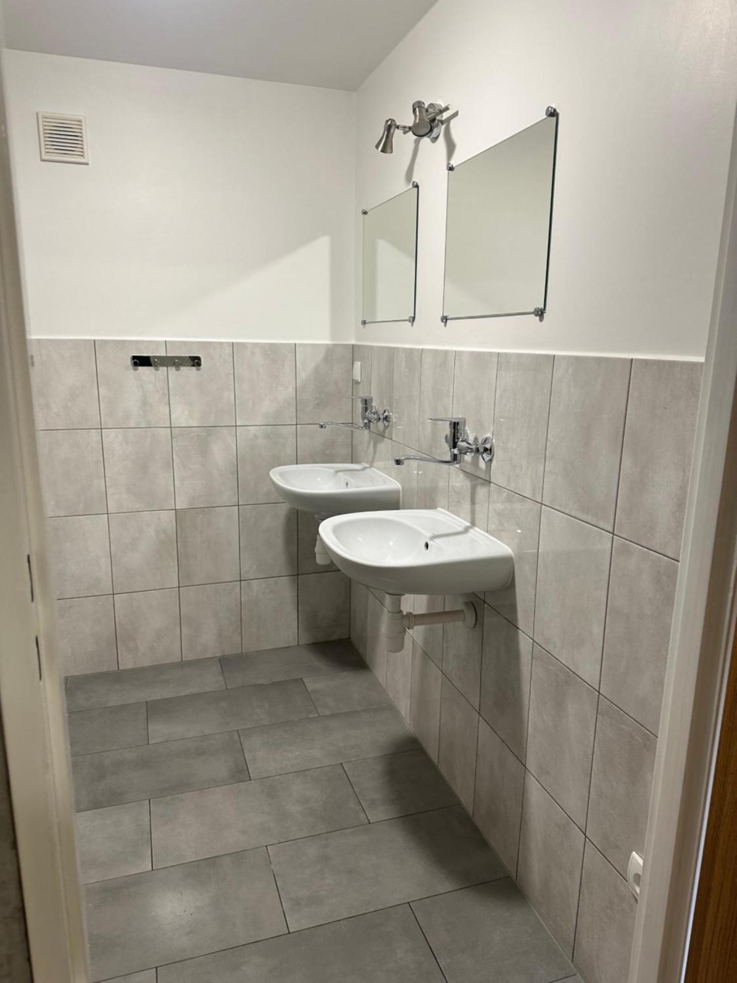 Hgs Home Noclegi Pracownicze Parking , Lazienki Gorzów Wielkopolski Buitenkant foto